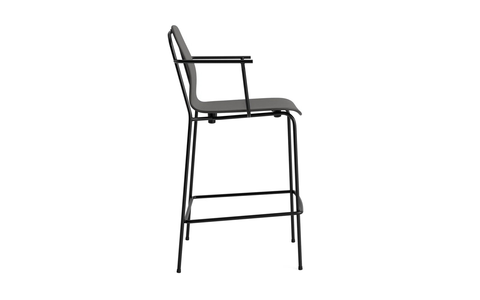 Erleben Sie den stilvollen Studio Barstuhl mit Armlehne von Normann Copenhagen. Mit 65 cm Sitzhöhe und modernem, industriellem Design aus schwarzem Stahl ist er die perfekte Ergänzung für Ihr Zuhause oder gewerbliche Räume.