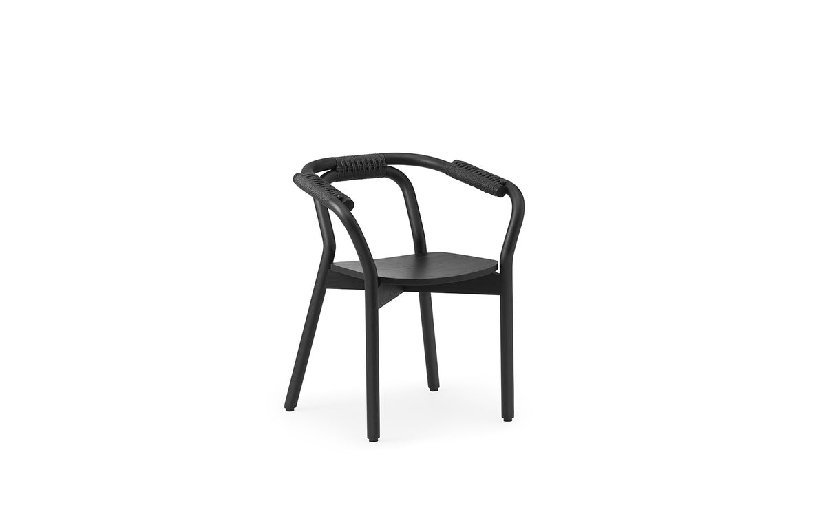 Knot Stuhl in  präsentiert im Onlineshop von KAQTU Design AG. Stuhl mit Armlehne ist von Normann Copenhagen