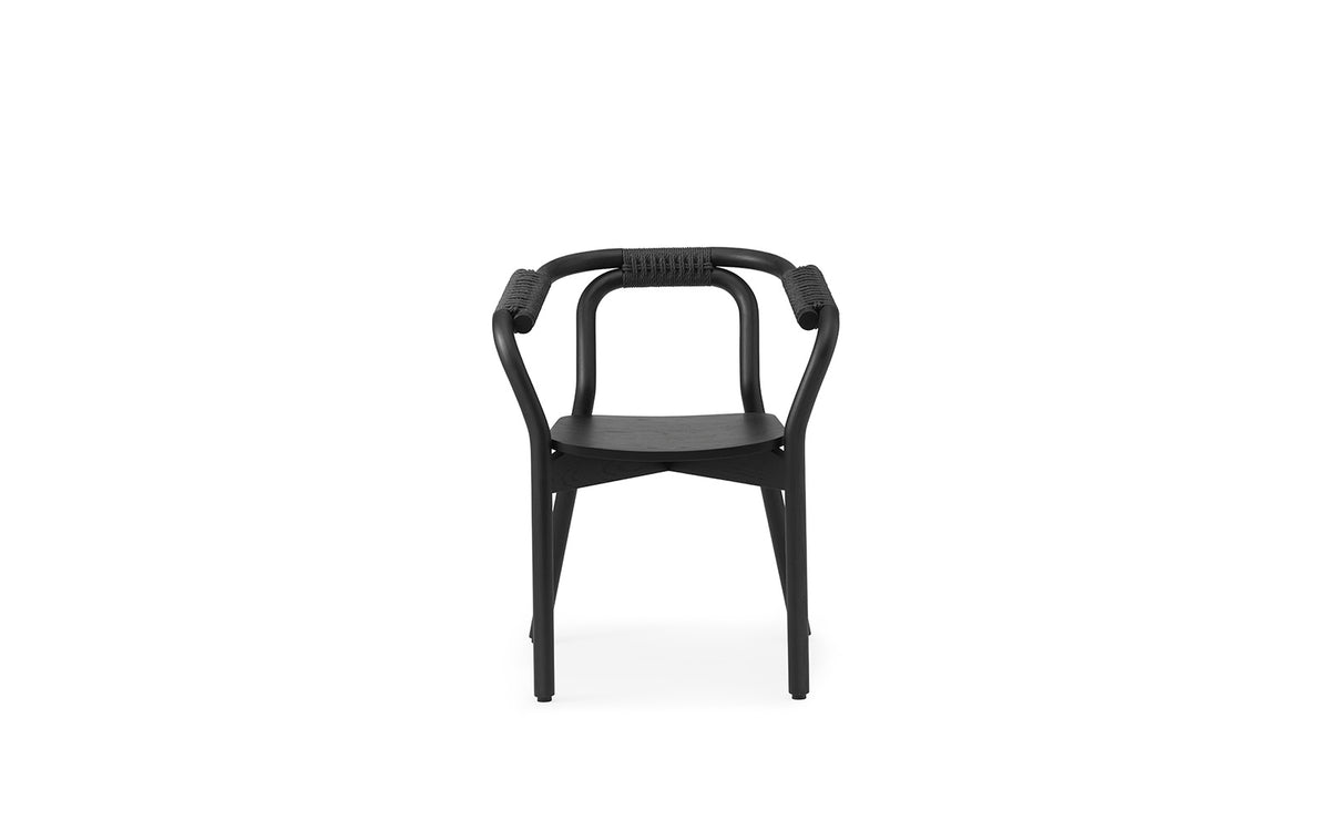 Knot Stuhl in  präsentiert im Onlineshop von KAQTU Design AG. Stuhl mit Armlehne ist von Normann Copenhagen