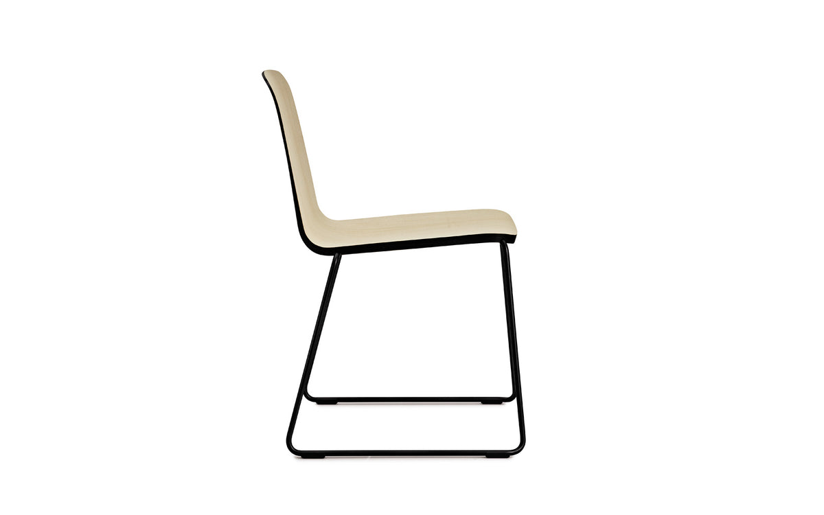 Just Stuhl in  präsentiert im Onlineshop von KAQTU Design AG. Stuhl ist von Normann Copenhagen
