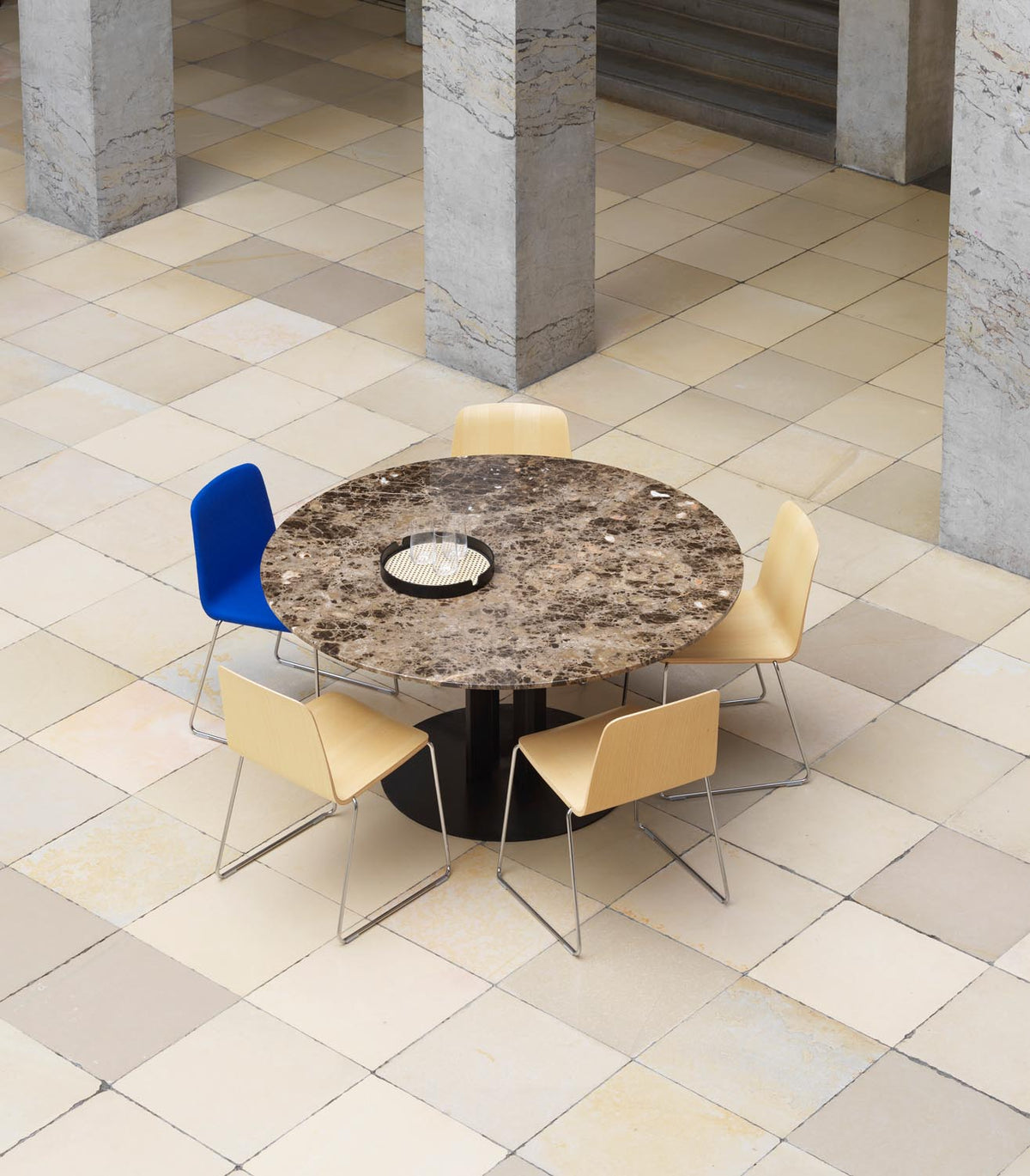 Just Stuhl in  präsentiert im Onlineshop von KAQTU Design AG. Stuhl ist von Normann Copenhagen