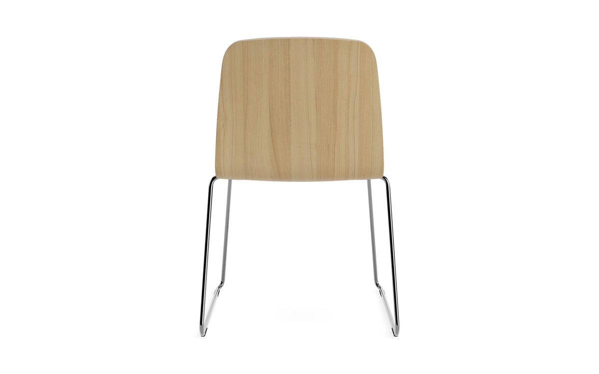 Just Stuhl in Eiche /Chrom präsentiert im Onlineshop von KAQTU Design AG. Stuhl ist von Normann Copenhagen