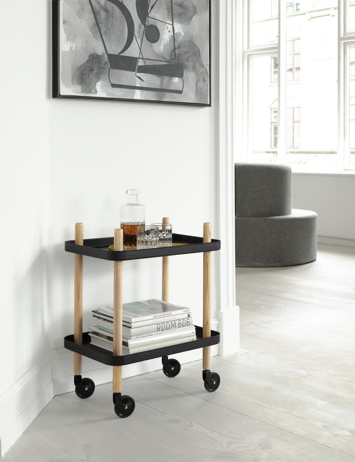 Block Tisch in  präsentiert im Onlineshop von KAQTU Design AG. Servierwagen ist von Normann Copenhagen