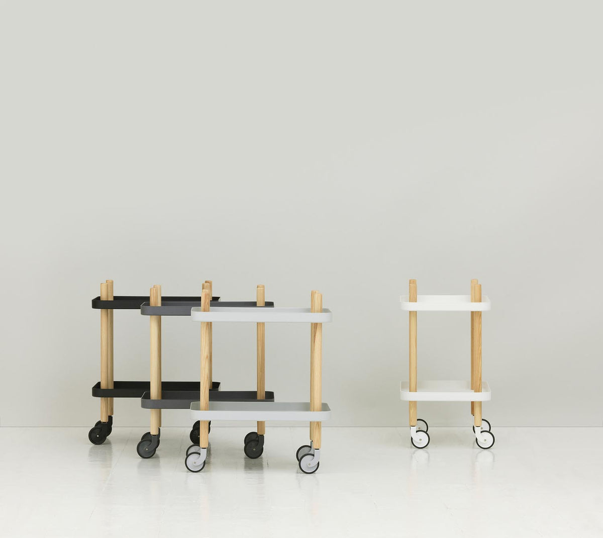 Block Tisch in  präsentiert im Onlineshop von KAQTU Design AG. Servierwagen ist von Normann Copenhagen