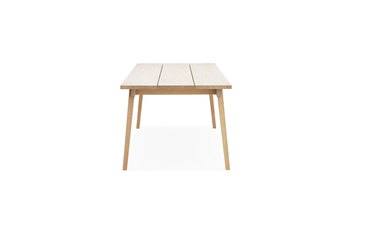 Slice Tisch in  präsentiert im Onlineshop von KAQTU Design AG. Esstisch ist von Normann Copenhagen