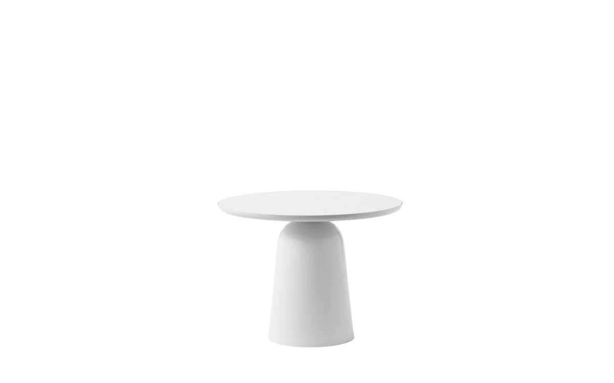 Turn Beistelltisch in Warmes Grau präsentiert im Onlineshop von KAQTU Design AG. Couchtisch ist von Normann Copenhagen