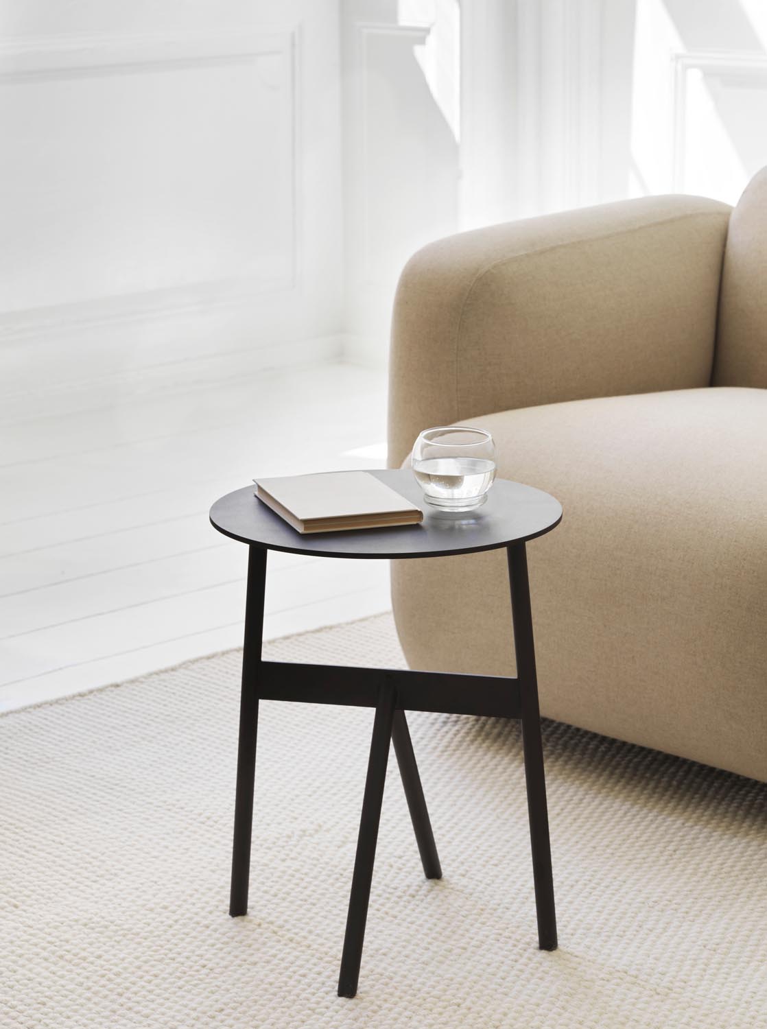 Stock Beistelltisch in  präsentiert im Onlineshop von KAQTU Design AG. Beistelltisch ist von Normann Copenhagen