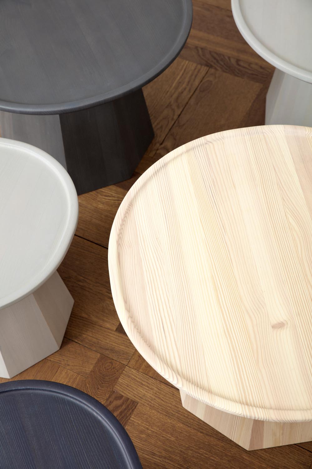 Pine Tisch Large in  präsentiert im Onlineshop von KAQTU Design AG. Couchtisch ist von Normann Copenhagen