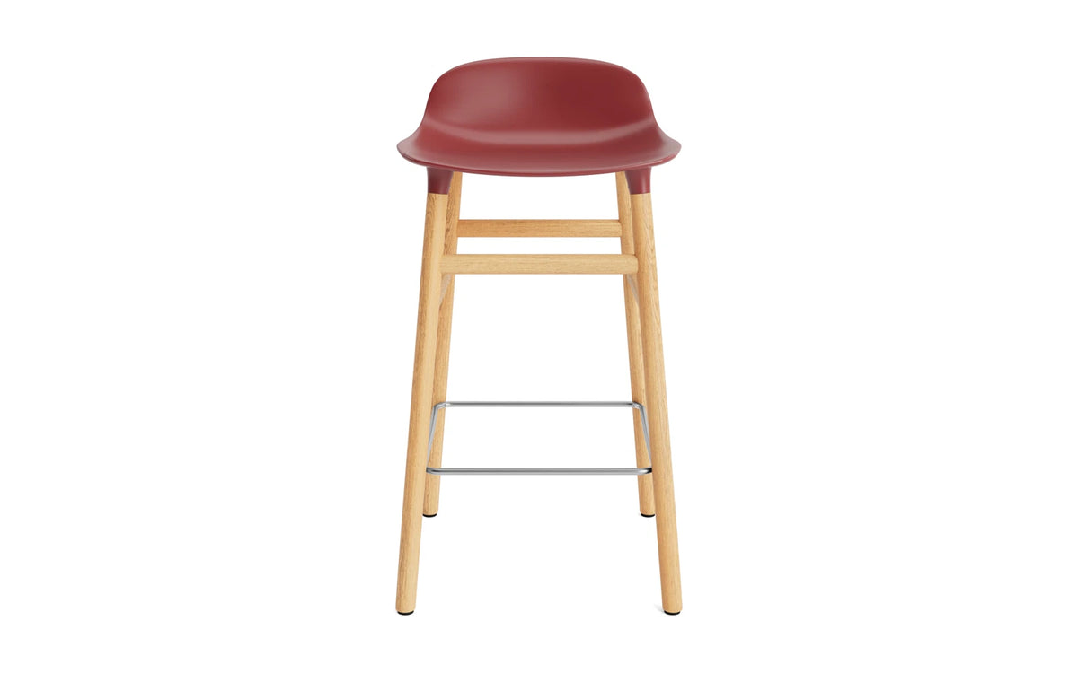 Form Barhocker in Rot präsentiert im Onlineshop von KAQTU Design AG. Barstuhl ist von Normann Copenhagen