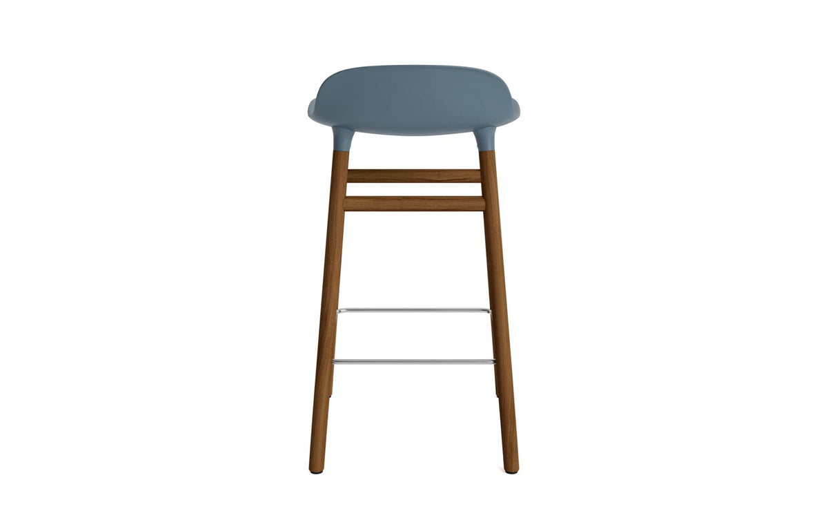 Form Barhocker in Blau präsentiert im Onlineshop von KAQTU Design AG. Barstuhl ist von Normann Copenhagen
