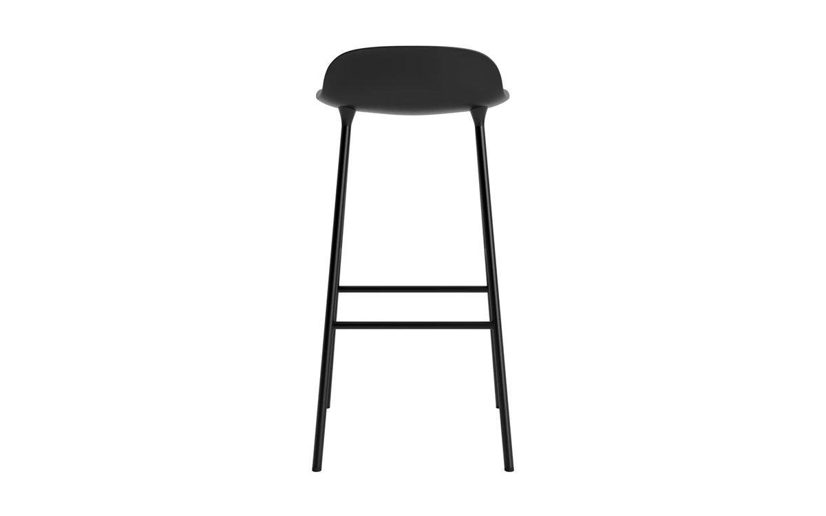 Form Barhocker in Schwarz präsentiert im Onlineshop von KAQTU Design AG. Barstuhl ist von Normann Copenhagen