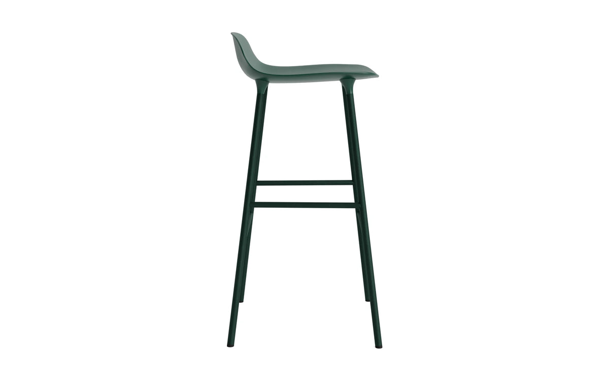 Form Barhocker in Grün präsentiert im Onlineshop von KAQTU Design AG. Barstuhl ist von Normann Copenhagen