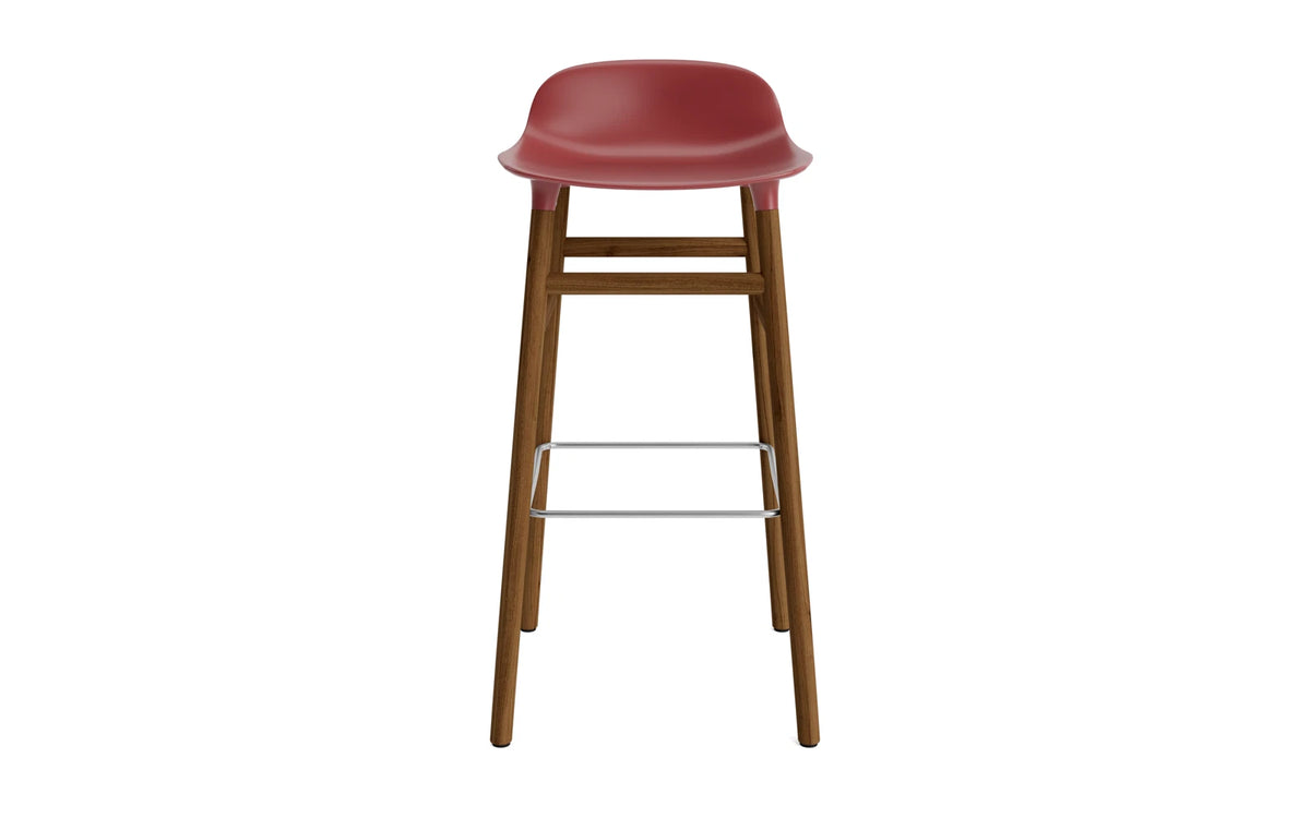 Form Barhocker in Rot präsentiert im Onlineshop von KAQTU Design AG. Barstuhl ist von Normann Copenhagen