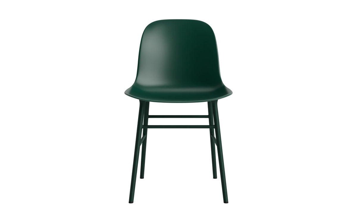 Form Stuhl in Grün präsentiert im Onlineshop von KAQTU Design AG. Stuhl ist von Normann Copenhagen