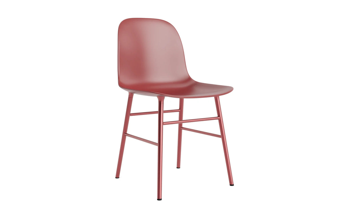 Form Stuhl in Rot präsentiert im Onlineshop von KAQTU Design AG. Stuhl ist von Normann Copenhagen