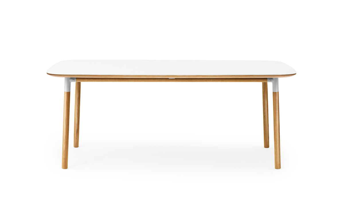 Form Tisch 95 x 200 in  präsentiert im Onlineshop von KAQTU Design AG. Esstisch ist von Normann Copenhagen