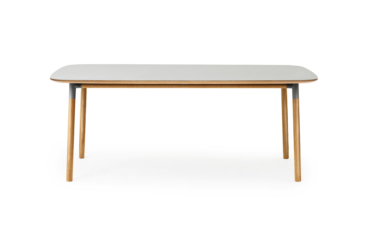 Form Tisch 95 x 200 in  präsentiert im Onlineshop von KAQTU Design AG. Esstisch ist von Normann Copenhagen
