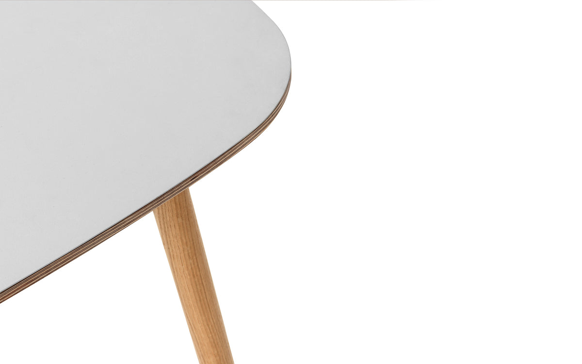 Form Tisch 95 x 200 in  präsentiert im Onlineshop von KAQTU Design AG. Esstisch ist von Normann Copenhagen