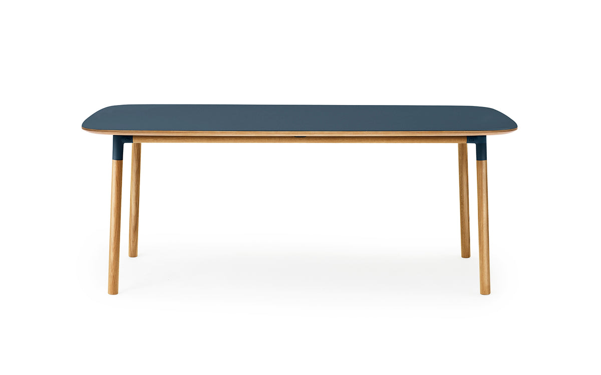 Form Tisch 95 x 200 in  präsentiert im Onlineshop von KAQTU Design AG. Esstisch ist von Normann Copenhagen