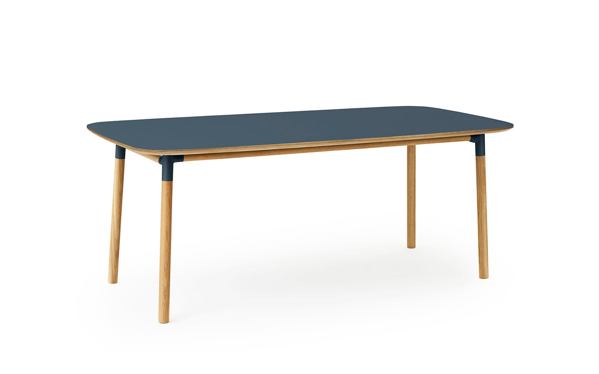Form Tisch 95 x 200 in  präsentiert im Onlineshop von KAQTU Design AG. Esstisch ist von Normann Copenhagen