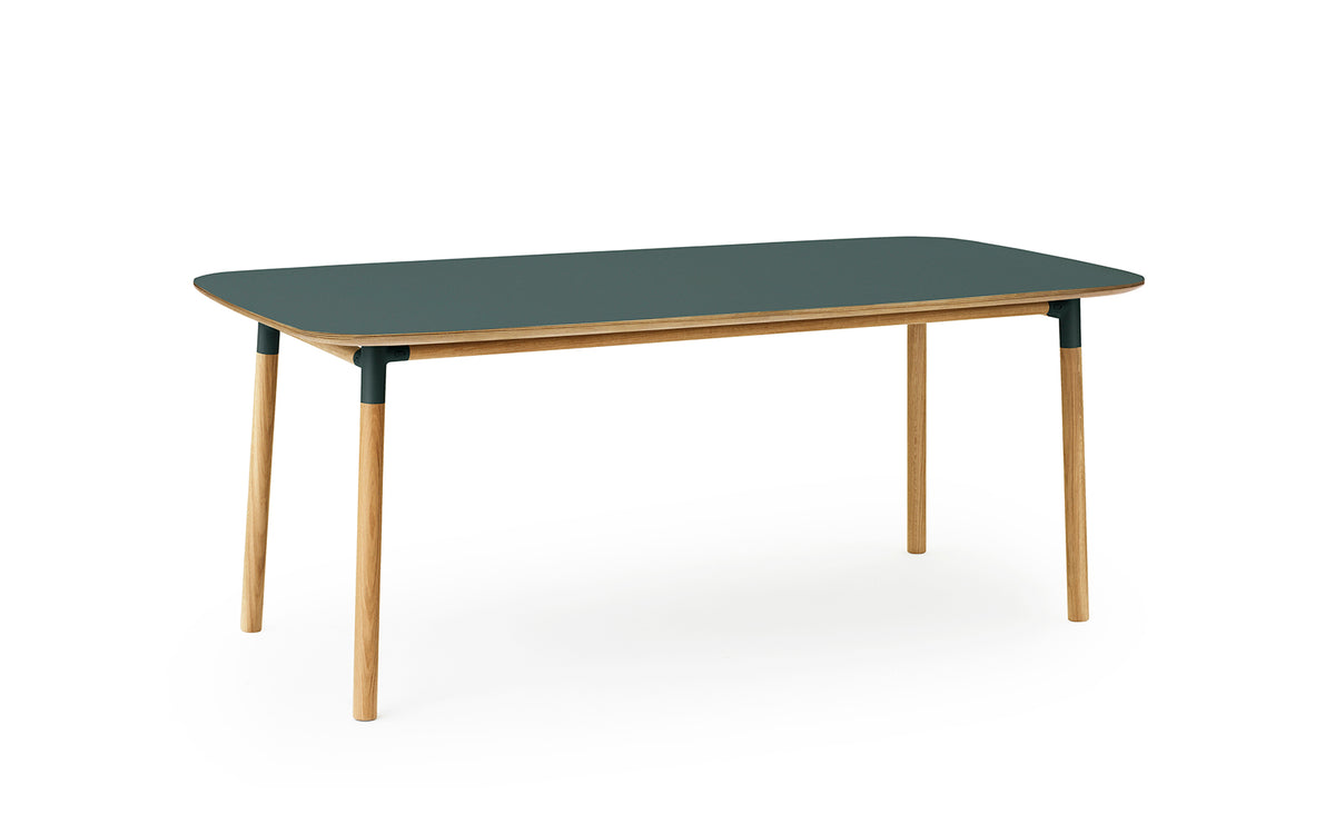 Form Tisch 95 x 200 in  präsentiert im Onlineshop von KAQTU Design AG. Esstisch ist von Normann Copenhagen