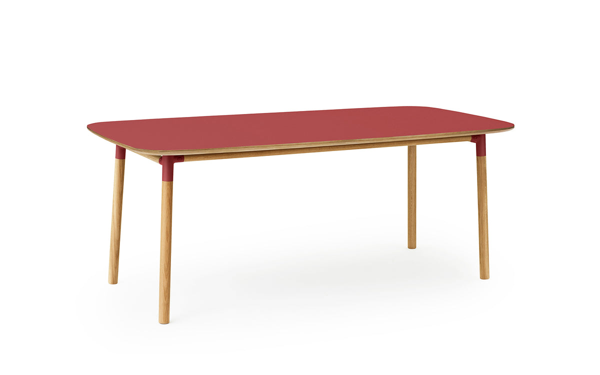Form Tisch 95 x 200 in  präsentiert im Onlineshop von KAQTU Design AG. Esstisch ist von Normann Copenhagen