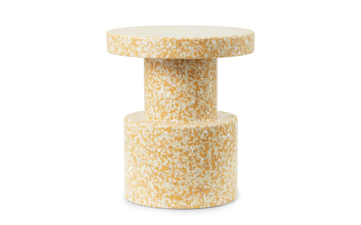 Bit Hocker in Senf präsentiert im Onlineshop von KAQTU Design AG. Pouf ist von Normann Copenhagen