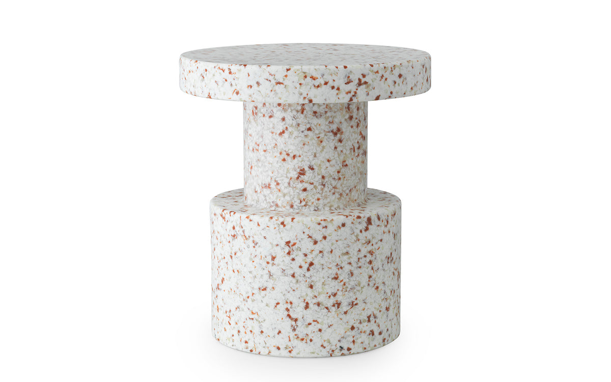Bit Hocker in Weiss präsentiert im Onlineshop von KAQTU Design AG. Hocker ist von Normann Copenhagen
