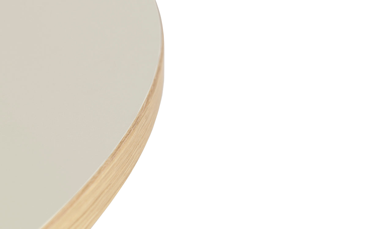 Slice Tisch Linoleum rund in  präsentiert im Onlineshop von KAQTU Design AG. Esstisch ist von Normann Copenhagen
