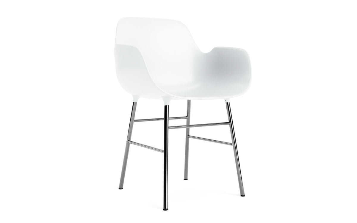 Form Armlehnstuhl in Weiss präsentiert im Onlineshop von KAQTU Design AG. Stuhl mit Armlehne ist von Normann Copenhagen