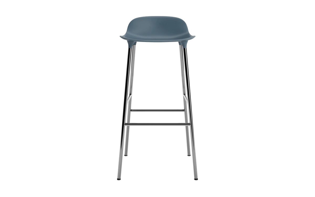 Form Barhocker in Blau präsentiert im Onlineshop von KAQTU Design AG. Barstuhl ist von Normann Copenhagen