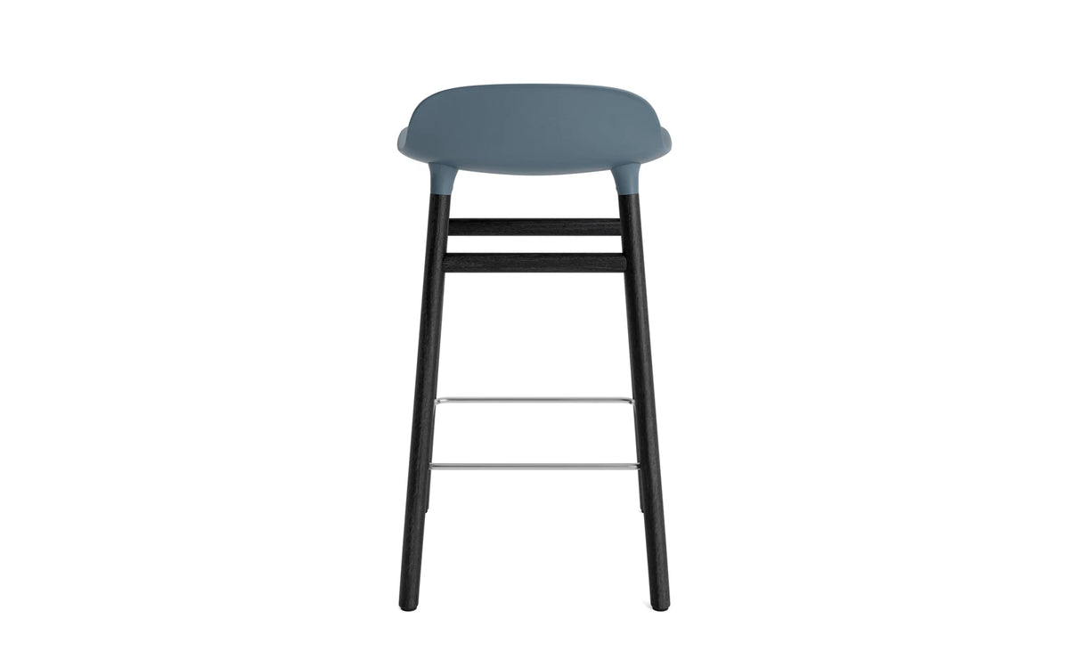 Form Barhocker in Blau präsentiert im Onlineshop von KAQTU Design AG. Barstuhl ist von Normann Copenhagen