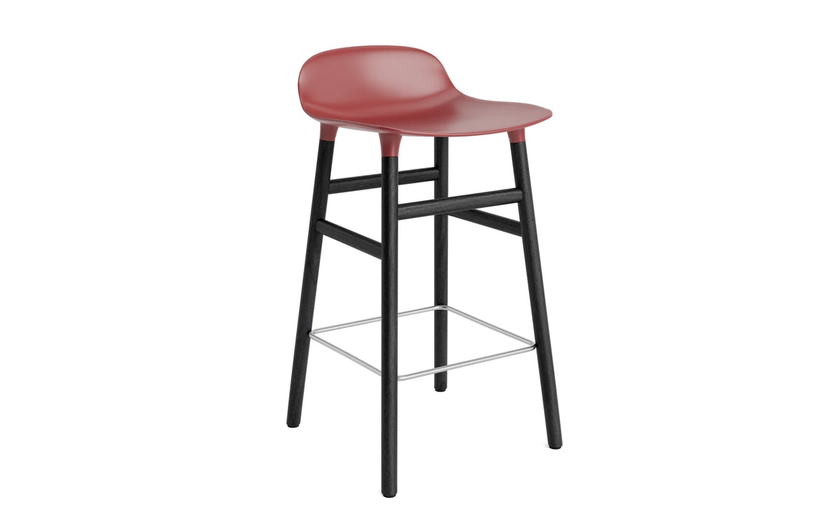 Form Barhocker in Rot präsentiert im Onlineshop von KAQTU Design AG. Barstuhl ist von Normann Copenhagen