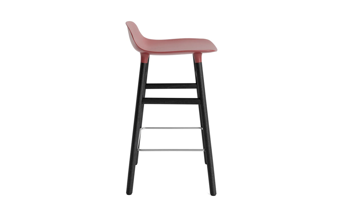 Form Barhocker in Rot präsentiert im Onlineshop von KAQTU Design AG. Barstuhl ist von Normann Copenhagen