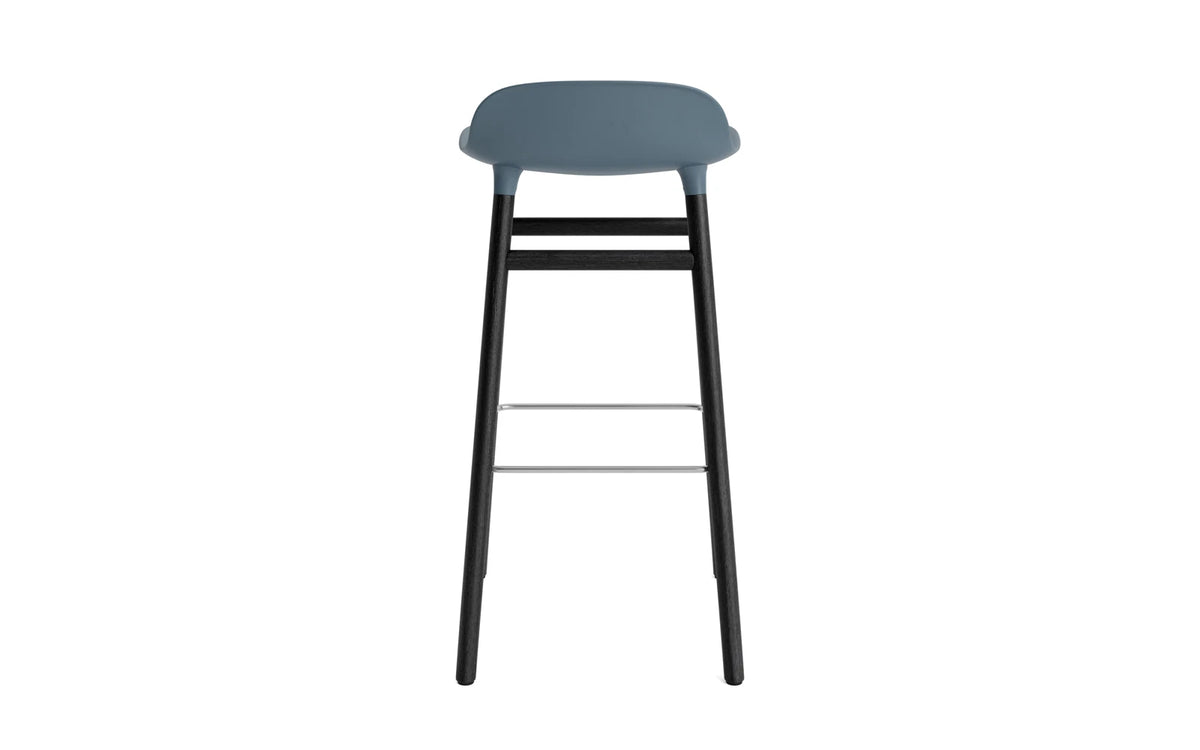 Form Barhocker in Blau präsentiert im Onlineshop von KAQTU Design AG. Barstuhl ist von Normann Copenhagen