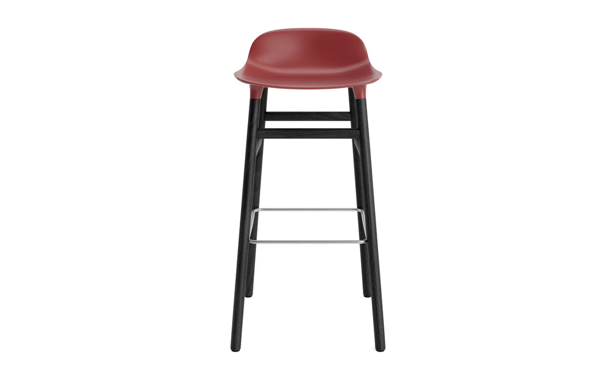 Form Barhocker in Rot präsentiert im Onlineshop von KAQTU Design AG. Barstuhl ist von Normann Copenhagen