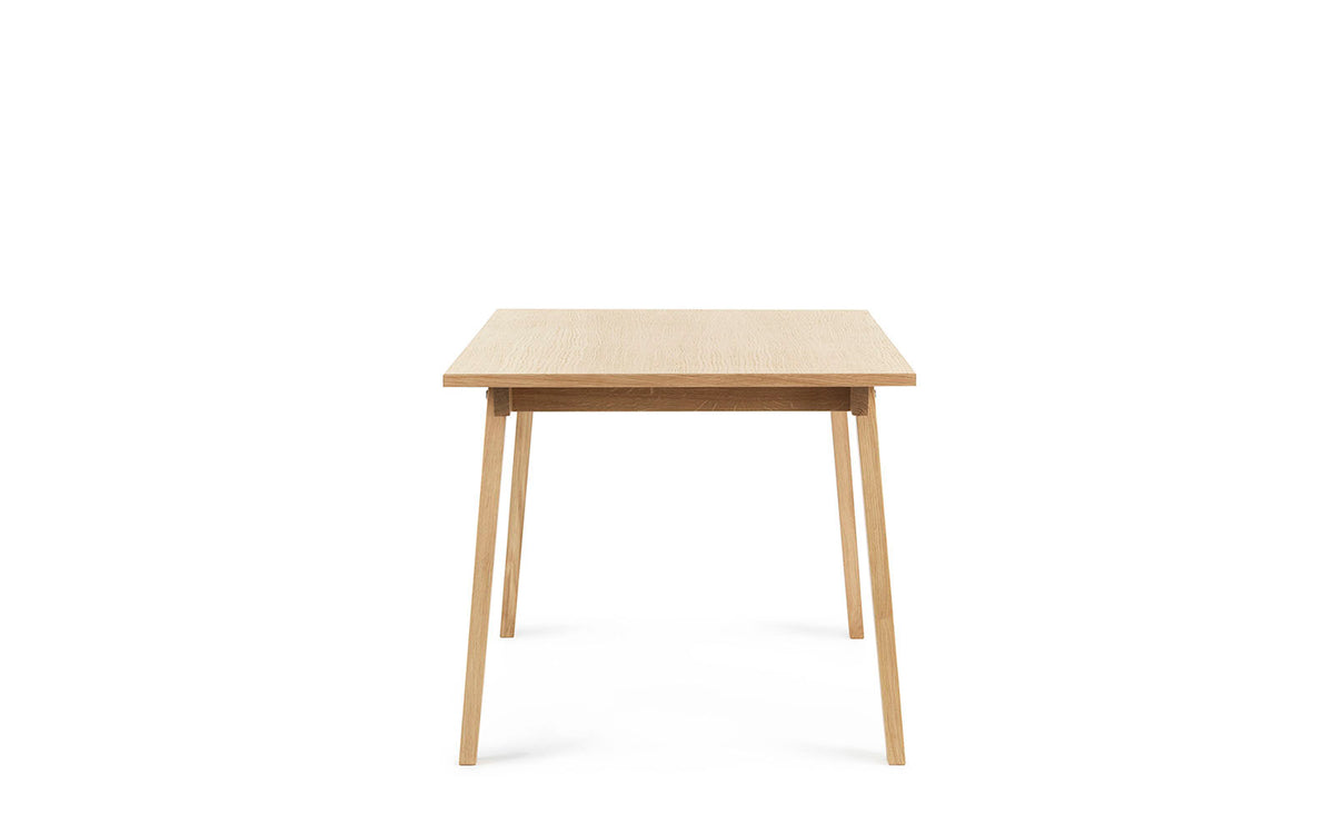 Slice Tisch vol. 2 84x160 cm, Eiche in  präsentiert im Onlineshop von KAQTU Design AG. Esstisch ist von Normann Copenhagen