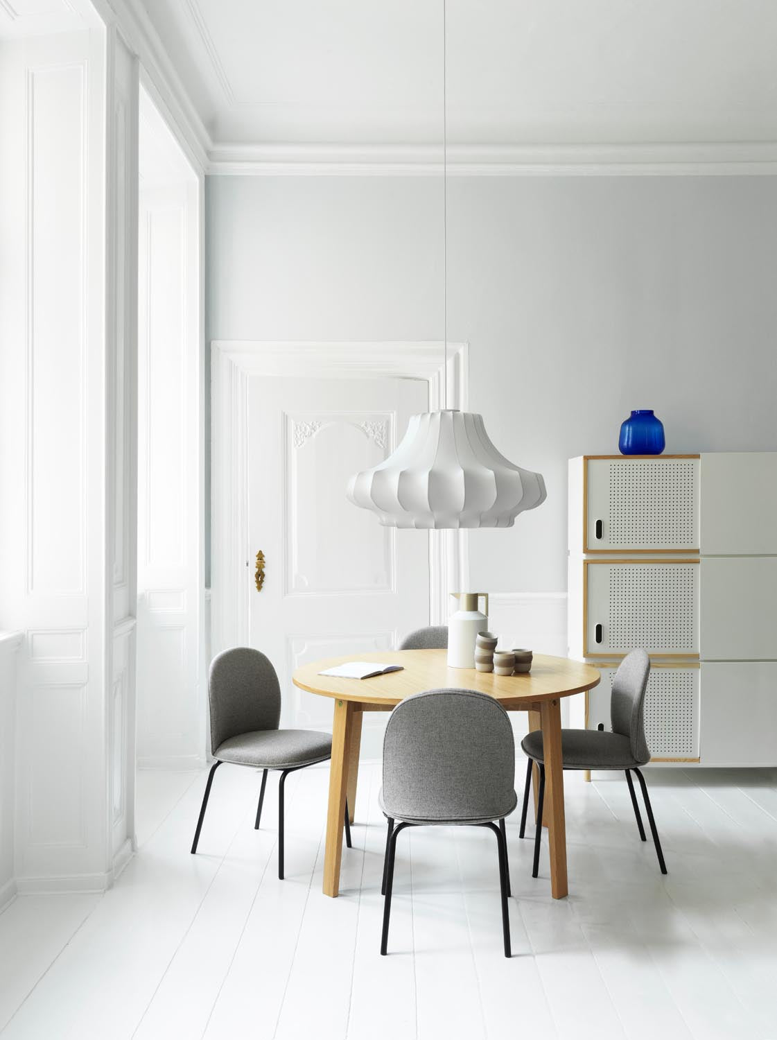 Slice Tisch vol. 2 Ø120 cm Eiche in  präsentiert im Onlineshop von KAQTU Design AG. Esstisch ist von Normann Copenhagen