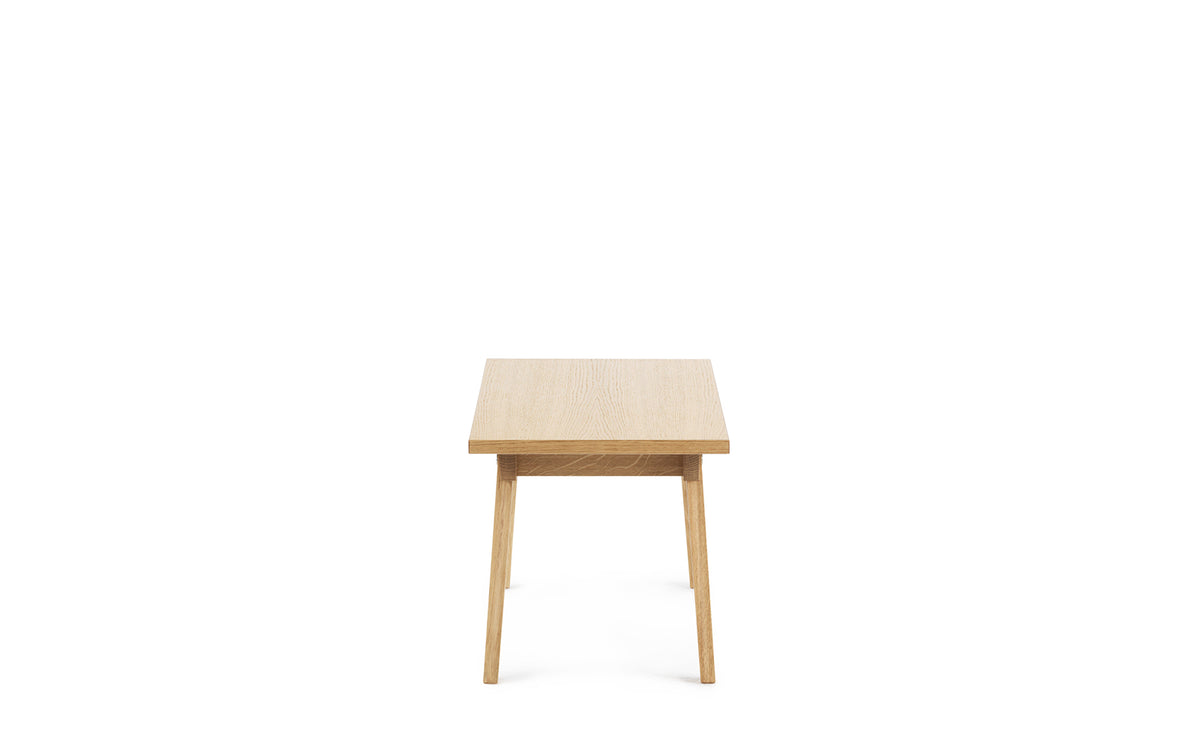 Slice Couchtisch vol. 2 42x100 cm Eiche in  präsentiert im Onlineshop von KAQTU Design AG. Couchtisch ist von Normann Copenhagen