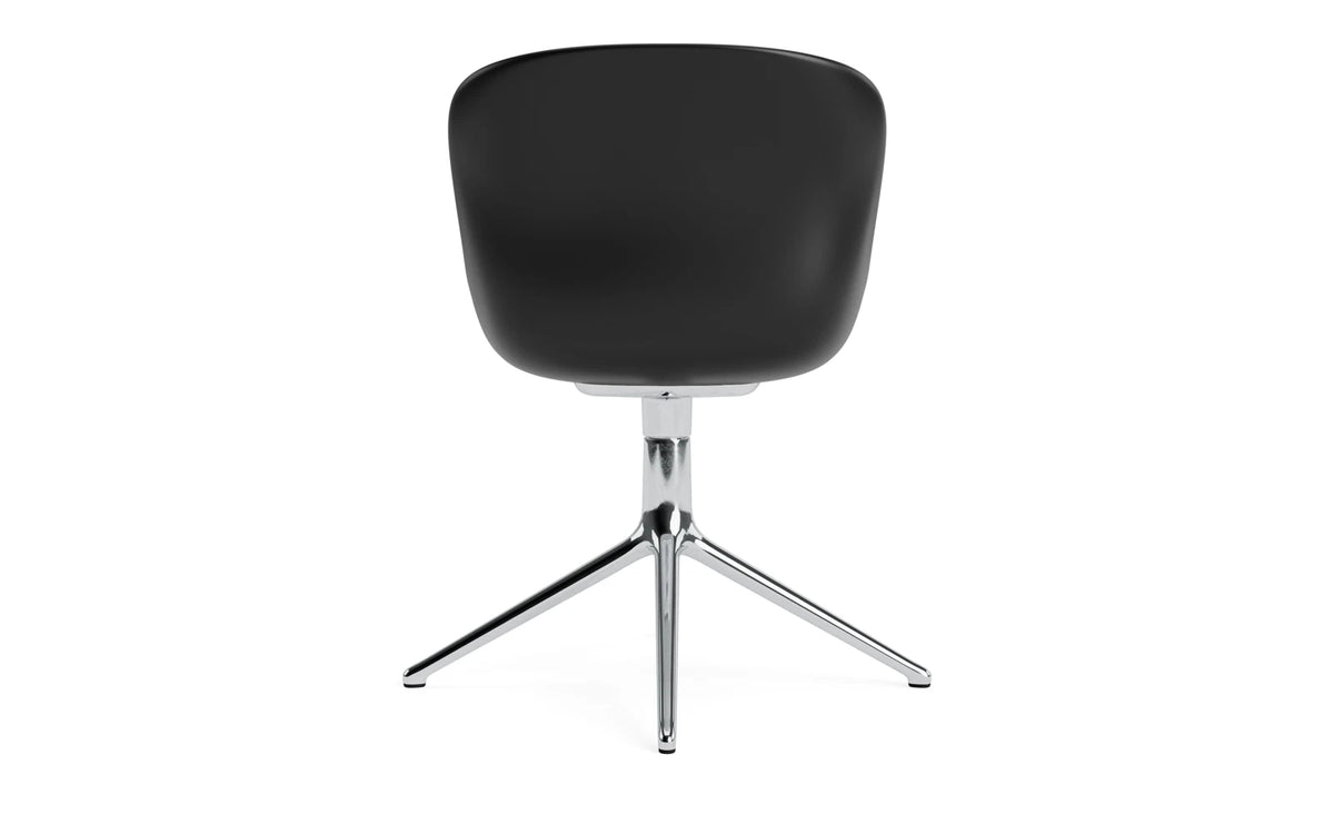 Hyg Drehstuhl Aluminium Schwartz in Schwartz präsentiert im Onlineshop von KAQTU Design AG. Bürostuhl ist von Normann Copenhagen