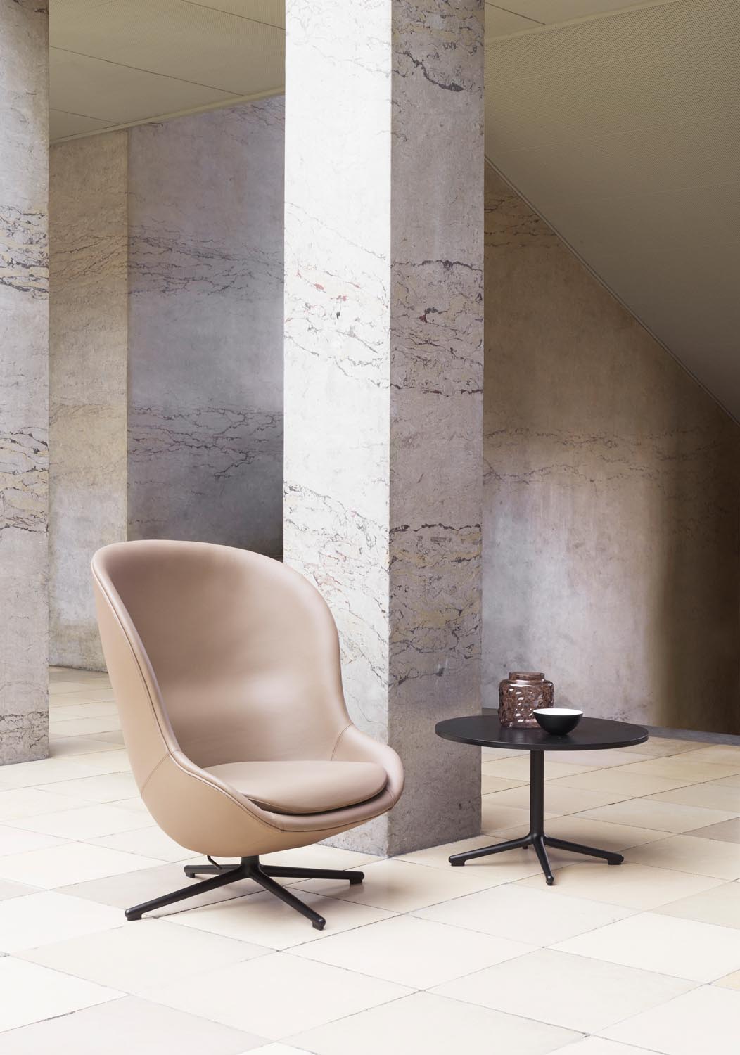 Lunar Couchtisch Ø: 70 cm in  präsentiert im Onlineshop von KAQTU Design AG. Couchtisch ist von Normann Copenhagen