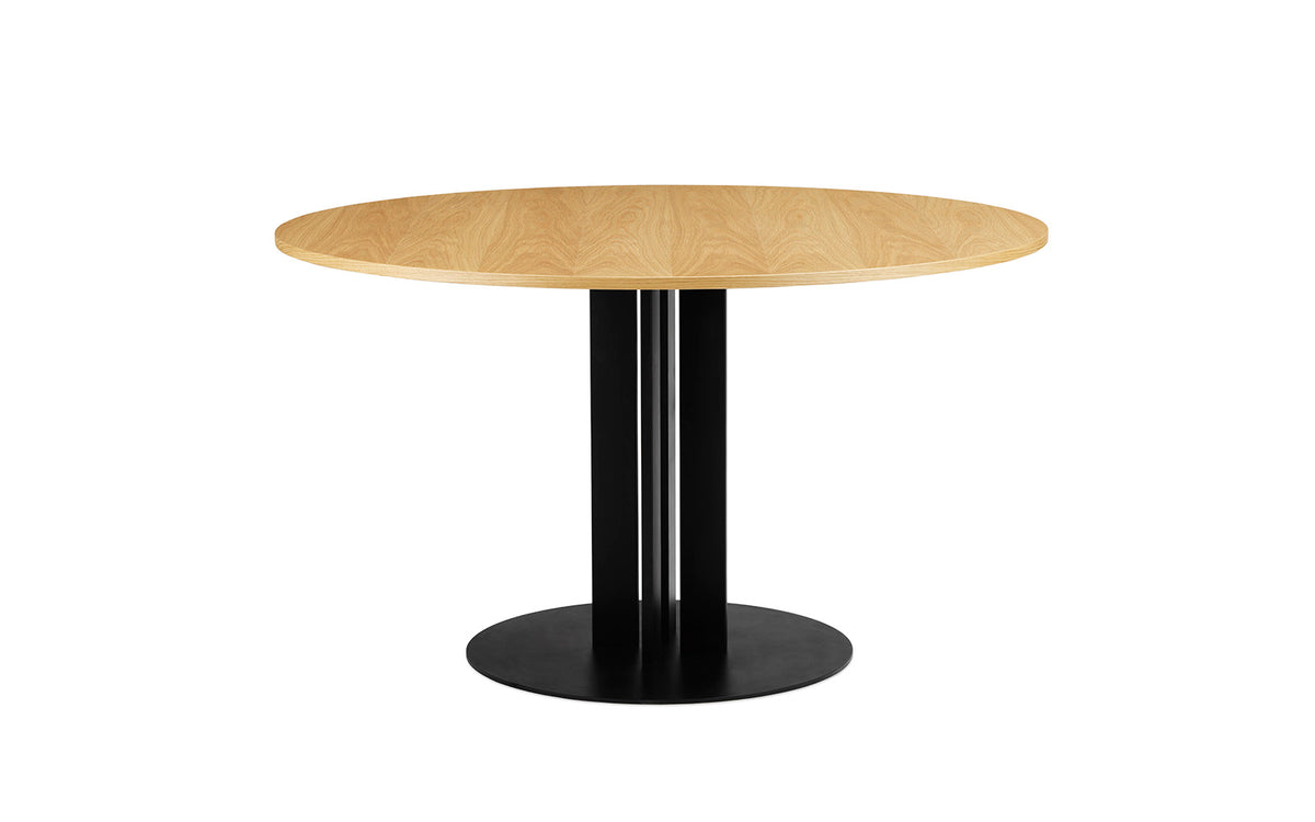 Scala Tisch H75 Ø130 cm eiche in  präsentiert im Onlineshop von KAQTU Design AG. Esstisch ist von Normann Copenhagen