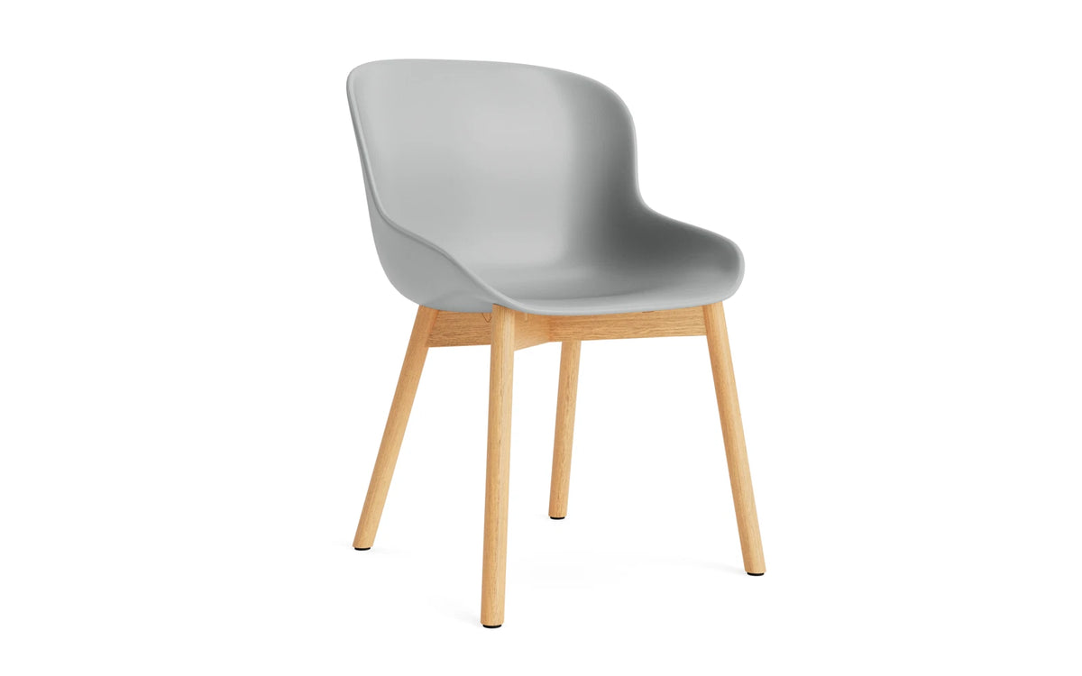 Hyg Stuhl Eiche Grau in Grau präsentiert im Onlineshop von KAQTU Design AG. Stuhl ist von Normann Copenhagen