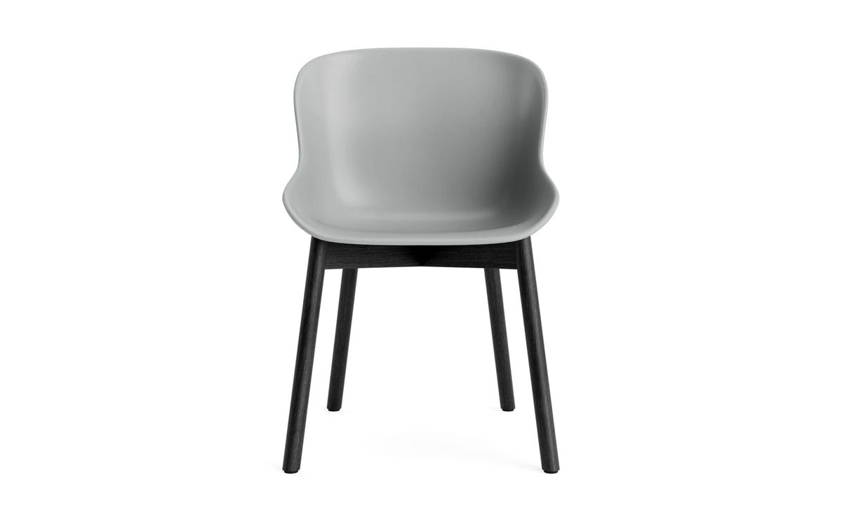 Hyg Stuhl Schwarze Eiche/Grau in Grau präsentiert im Onlineshop von KAQTU Design AG. Stuhl ist von Normann Copenhagen