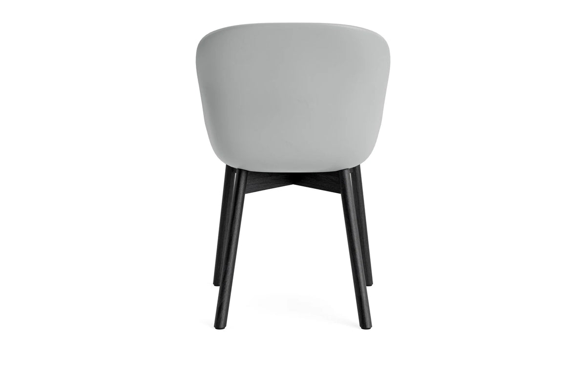 Hyg Stuhl Schwarze Eiche/Grau in Grau präsentiert im Onlineshop von KAQTU Design AG. Stuhl ist von Normann Copenhagen