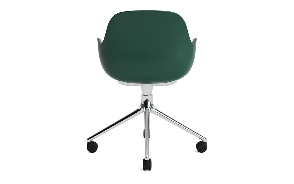 Form Drehstuhl 4W Aluminium/grün in Grün präsentiert im Onlineshop von KAQTU Design AG. Bürostuhl ist von Normann Copenhagen