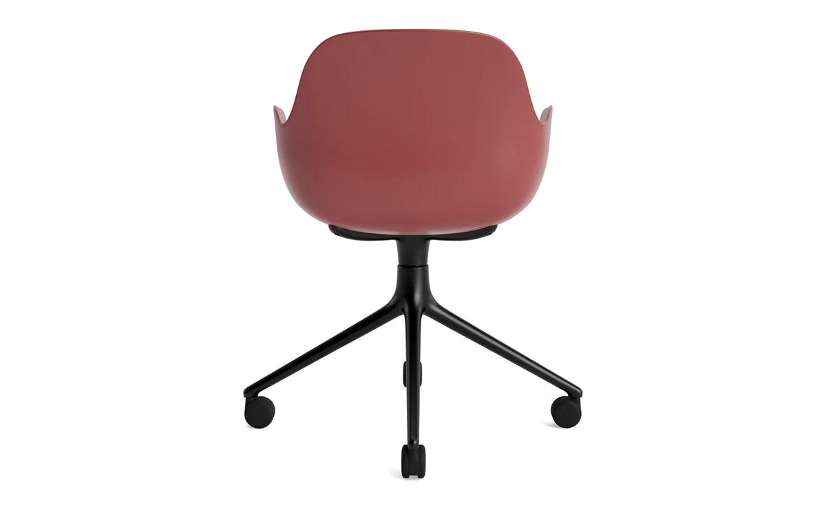 Form Drehstuhl 4W schwarzes Aluminium/rot in Rot präsentiert im Onlineshop von KAQTU Design AG. Bürostuhl ist von Normann Copenhagen