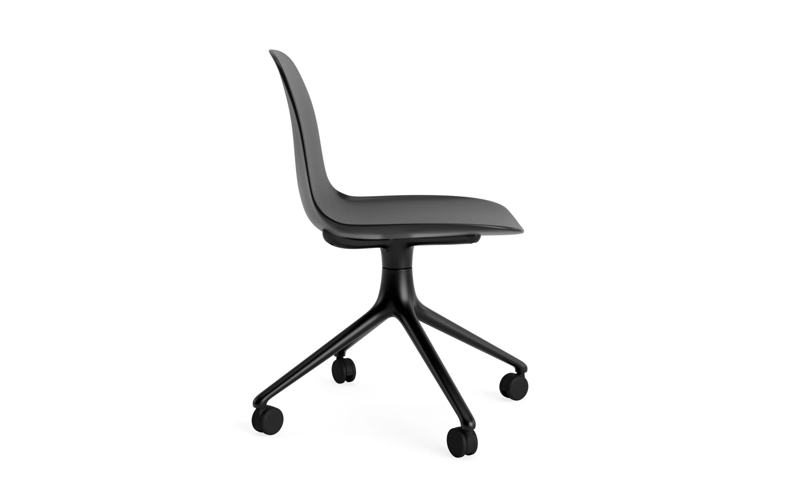 Form Drehstuhl 4W schwarzes Aluminium/schwarz in  präsentiert im Onlineshop von KAQTU Design AG. Drehstuhl ist von Normann Copenhagen