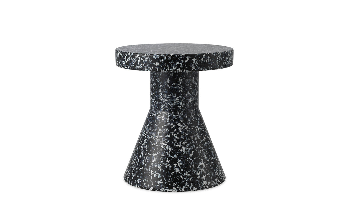 Bit Hocker Cone in  präsentiert im Onlineshop von KAQTU Design AG. Hocker ist von Normann Copenhagen