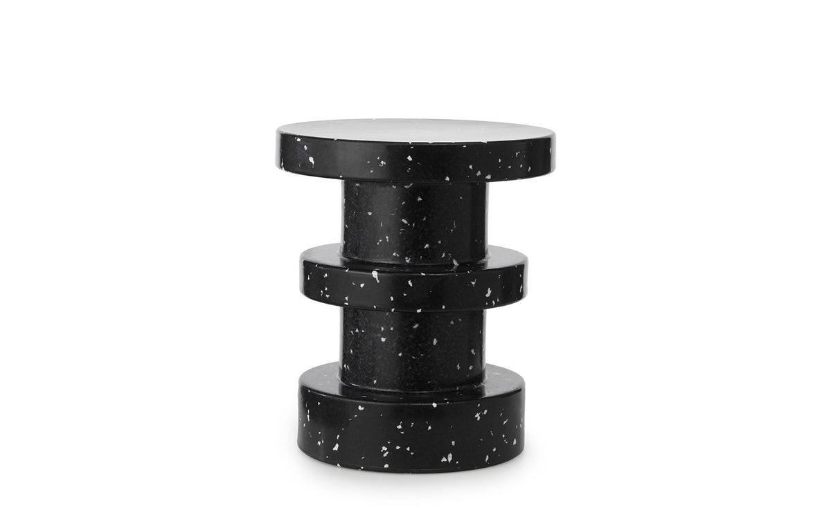 Bit Hocker Stack in Schwarz präsentiert im Onlineshop von KAQTU Design AG. Pouf ist von Normann Copenhagen